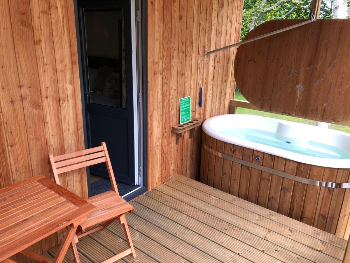 Breckland Lodge 2 With Hot Tub Belladrum Экстерьер фото