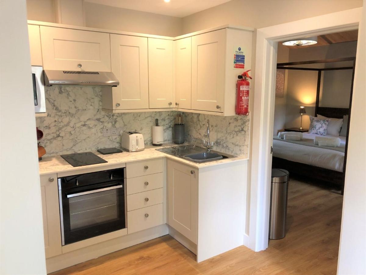 Breckland Lodge 2 With Hot Tub Belladrum Экстерьер фото