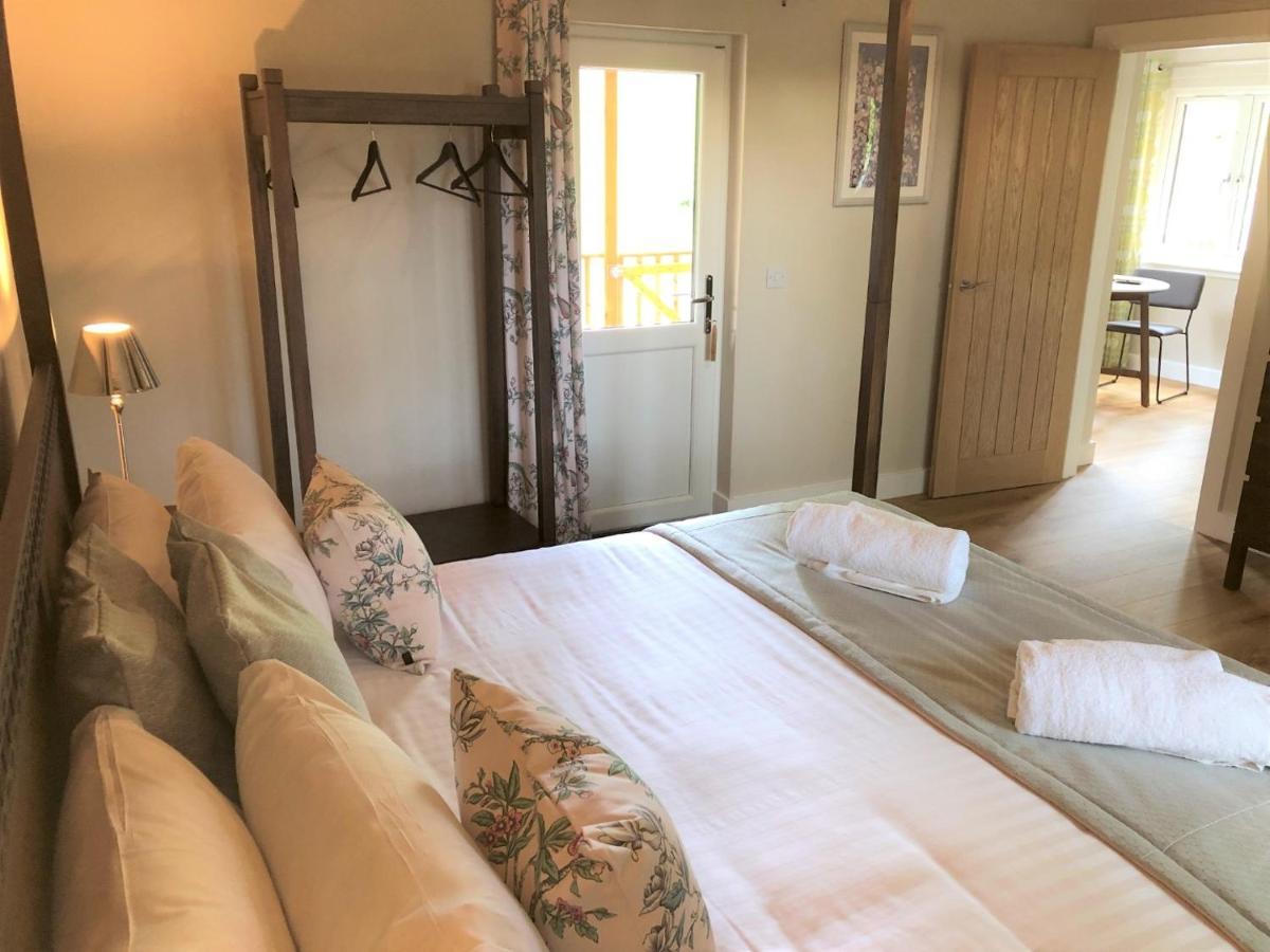 Breckland Lodge 2 With Hot Tub Belladrum Экстерьер фото