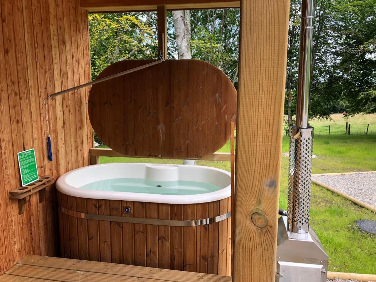 Breckland Lodge 2 With Hot Tub Belladrum Экстерьер фото