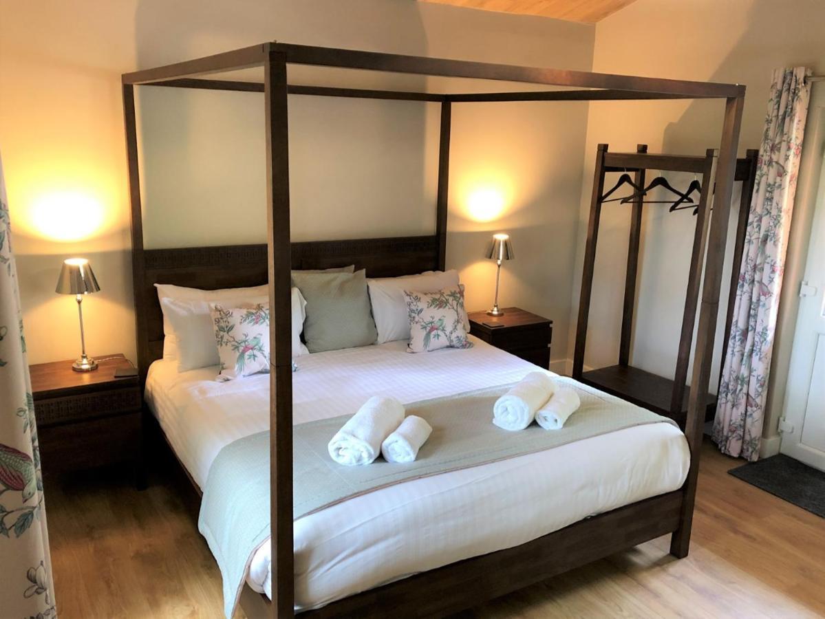 Breckland Lodge 2 With Hot Tub Belladrum Экстерьер фото